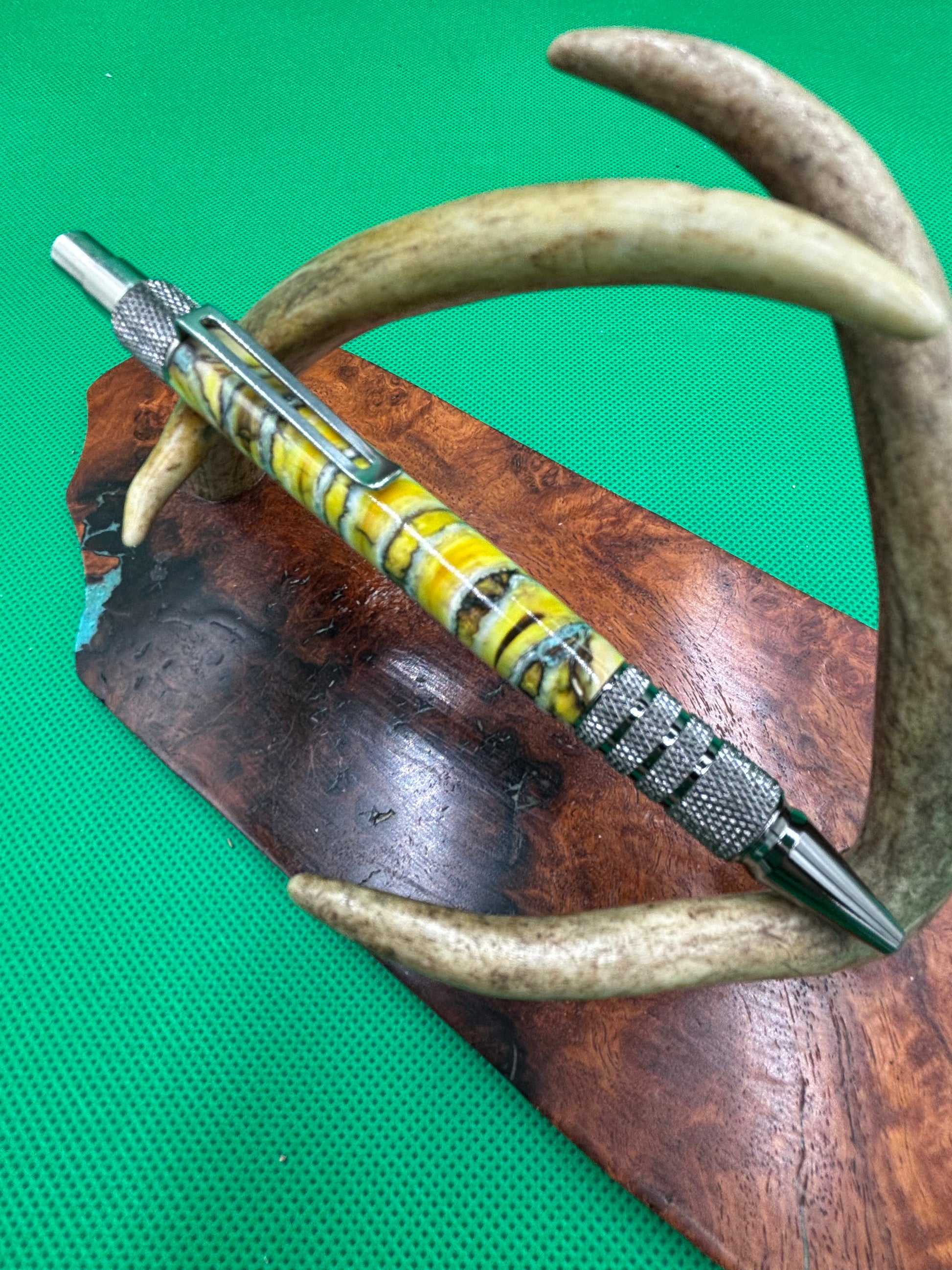 Mammoth Tooth gun metal DuraClick Pen