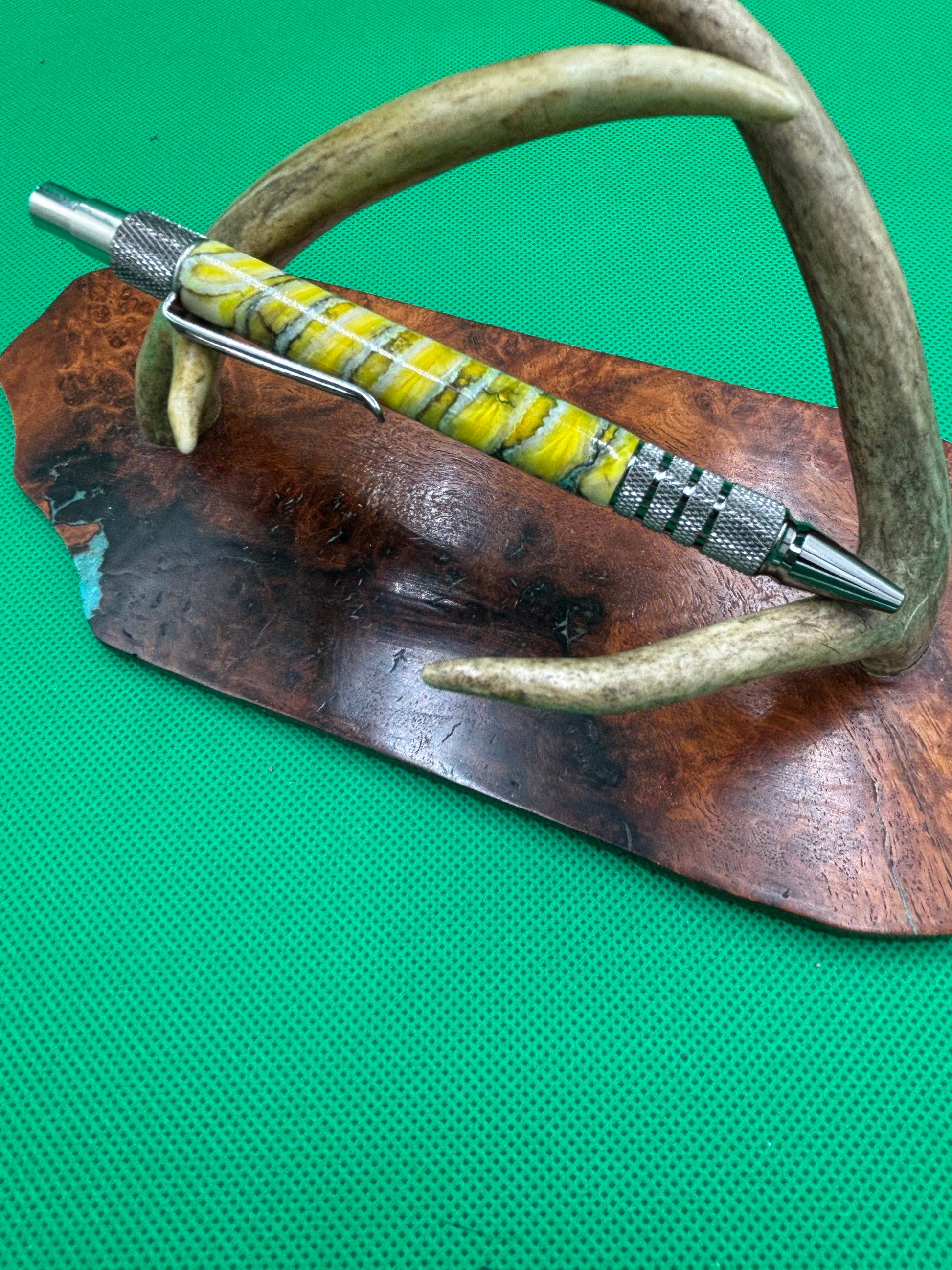Mammoth Tooth gun metal DuraClick Pen