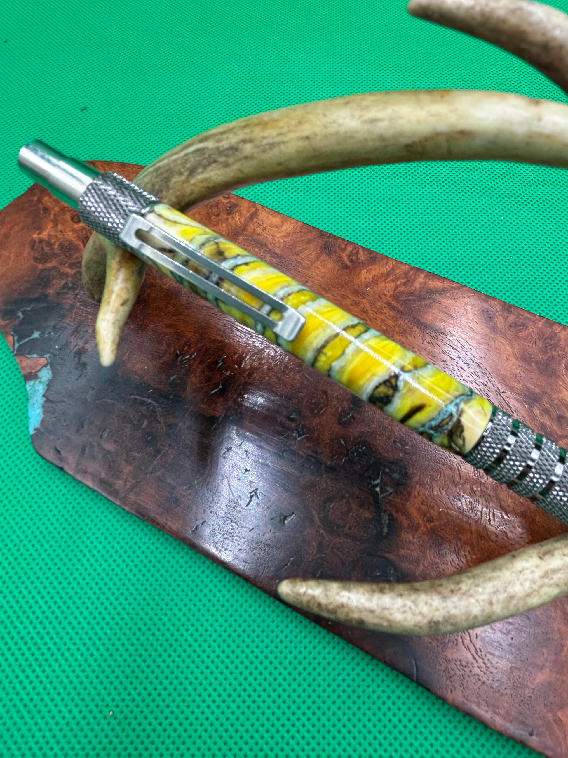 Mammoth Tooth gun metal DuraClick Pen